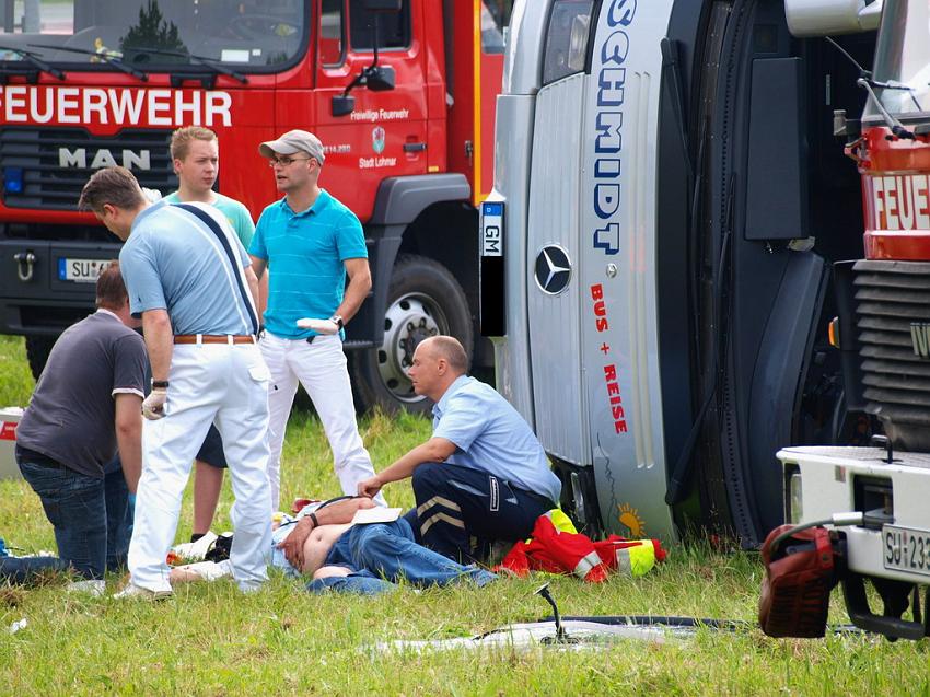 Schwerer Unfall mit Reisebus Lohmar Donrather Dreieck P056.JPG